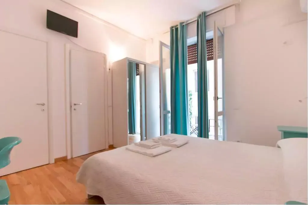 Via Colombo Holiday Rooms-1